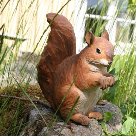 Eichhornchen Aus Holz Kaufen Lebensecht Tierfiguren